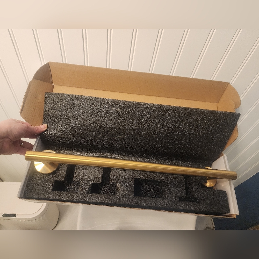  Towel Bar (Brushed Gold, 16")